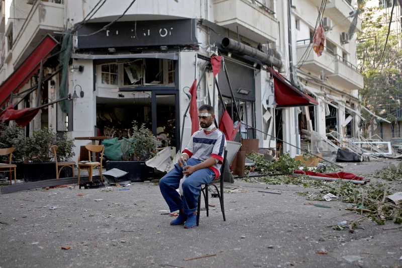 lebanon-explosions-economy-05